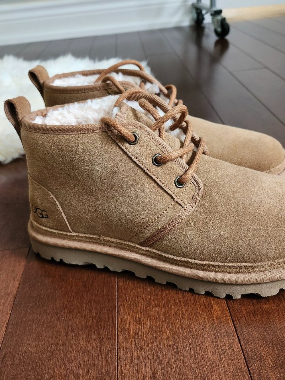 UGG women's Neumel boots in chestnut in size USA 8
